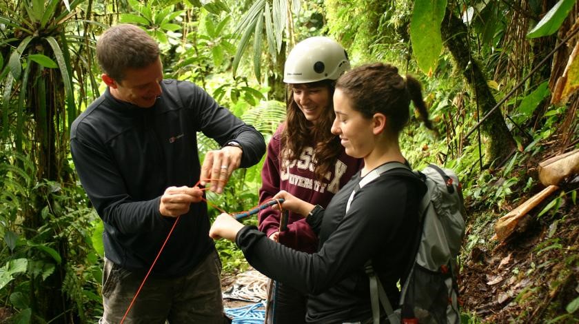 earthwatch participants conducting research
